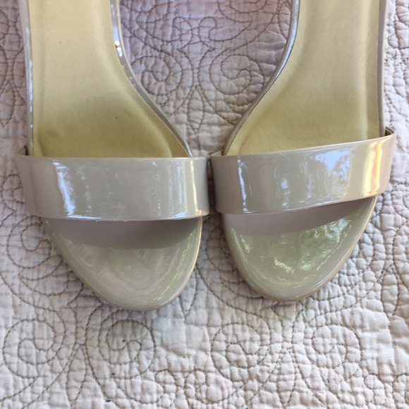 Brand New CL by Laundry block heels - Picture 4 of 6